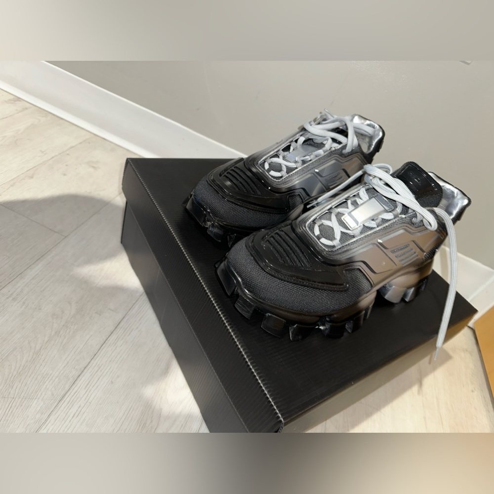 Prada cloudburst Black&Silver. Only worn once & size:9.5 - Picture 2 of 3